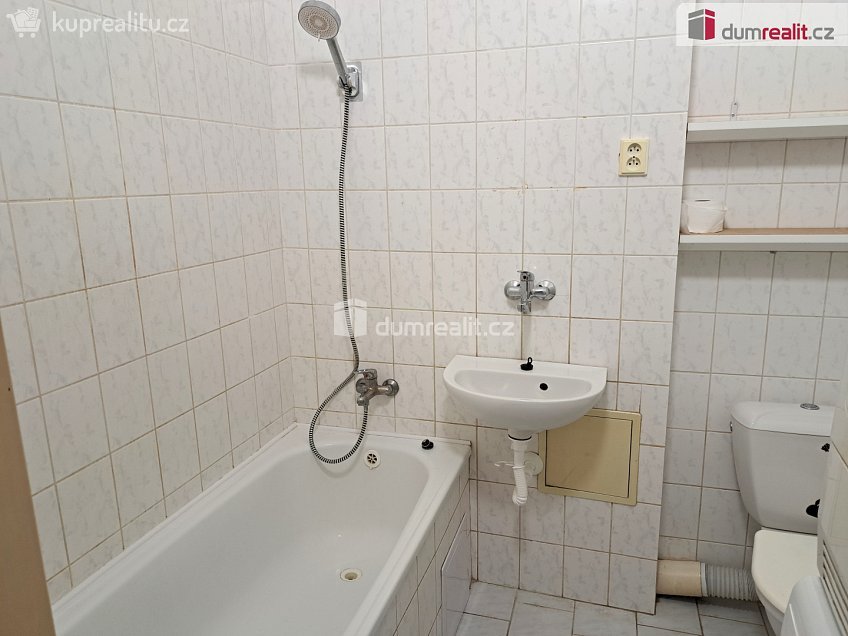 Pronájem bytu 1+kk 37 m^2 Varšavská, Ústí nad Labem 