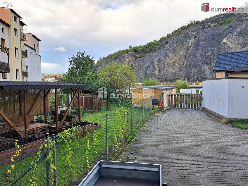 Pronájem bytu 1+kk 37 m^2 Varšavská, Ústí nad Labem 
