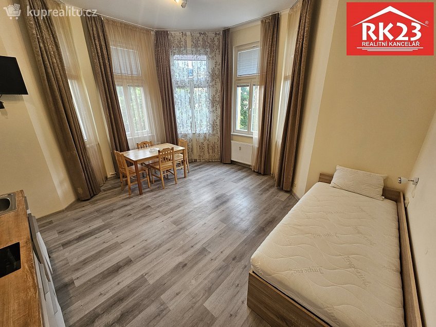 Pronájem bytu 1+kk 30 m^2 Hlavní třída, Mariánské Lázně 