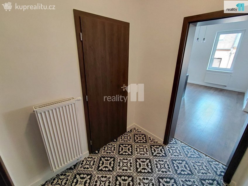 Pronájem bytu 3+1 97 m^2 Údolní, Aš 