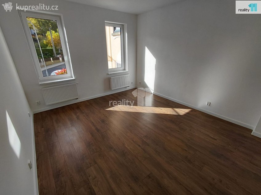 Pronájem bytu 3+1 97 m^2 Údolní, Aš 
