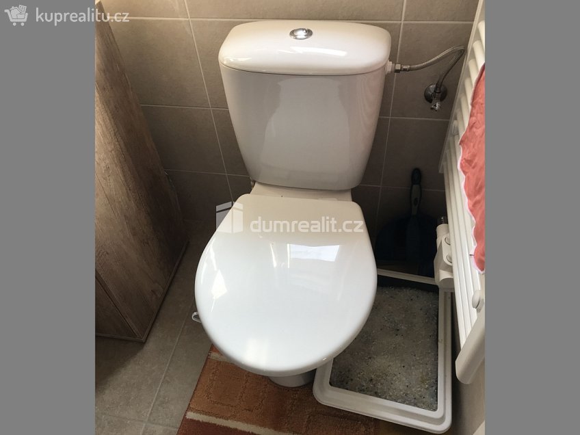 Pronájem bytu 1+kk 33 m^2 Bryksova, Praha 14 