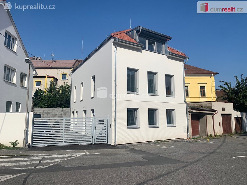 Pronájem bytu 1+kk 38 m^2 Obecní dvůr, Kolín 