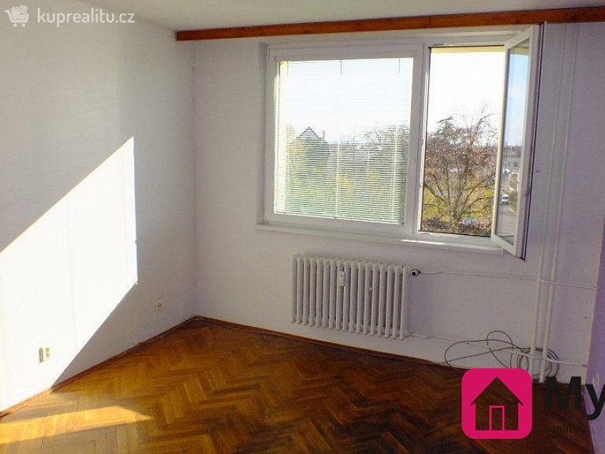 Pronájem bytu 1+1 32 m^2 náměstí Svobody, Znojmo 