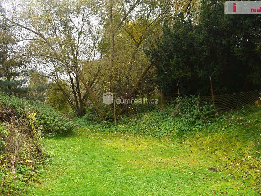 Prodej  stavebního pozemku 1535 m^2 Benešov, Benešov 