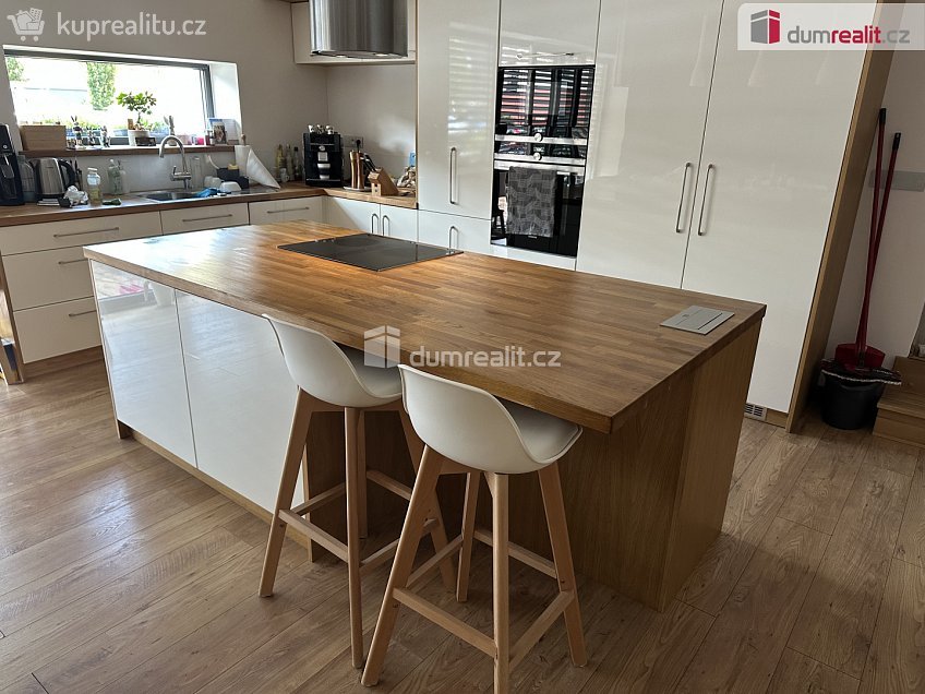 Prodej  rodinného domu 229 m^2 Dobrovského, Děčín 