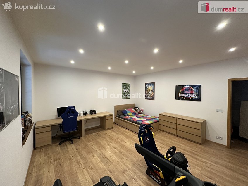 Prodej  rodinného domu 229 m^2 Dobrovského, Děčín 