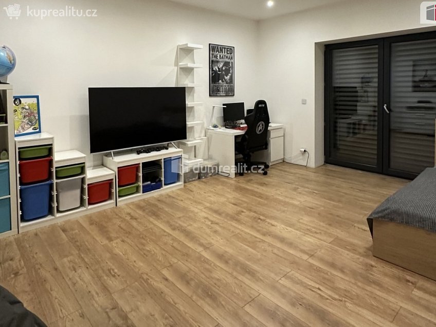 Prodej  rodinného domu 229 m^2 Dobrovského, Děčín 