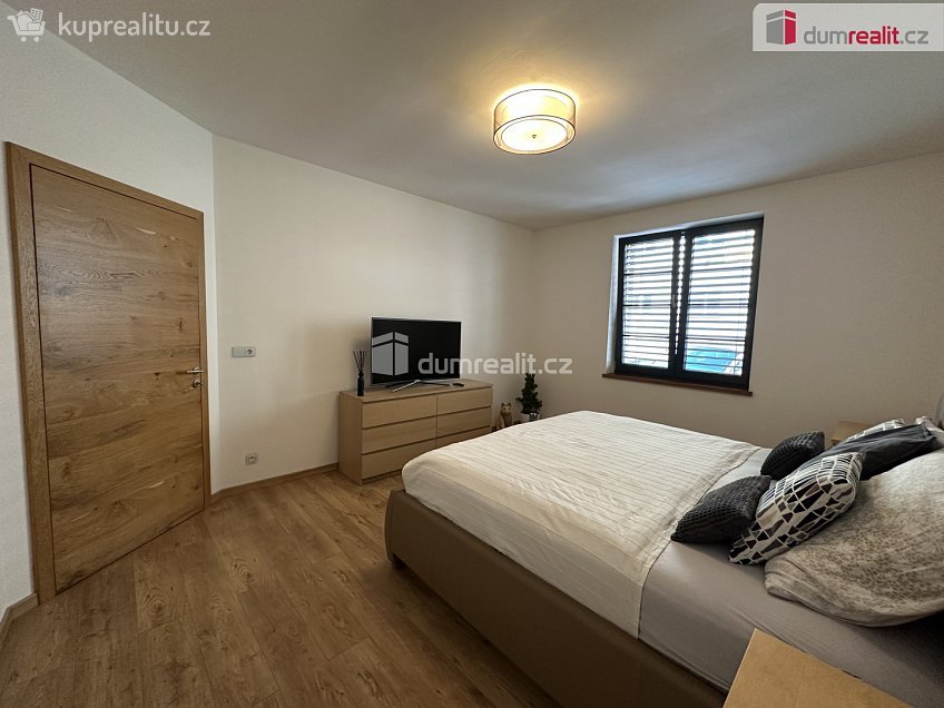 Prodej  rodinného domu 229 m^2 Dobrovského, Děčín 