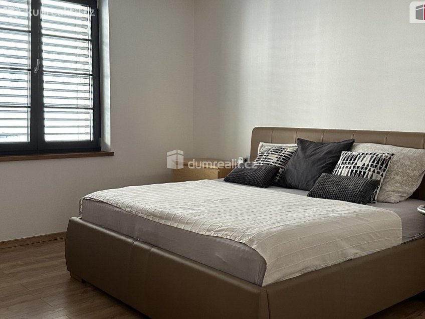 Prodej  rodinného domu 229 m^2 Dobrovského, Děčín 