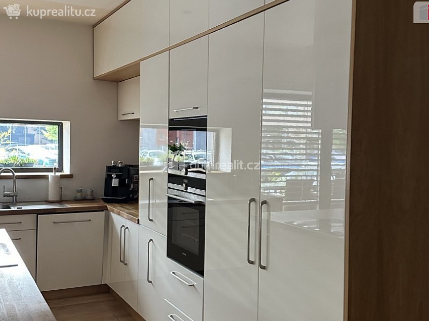 Prodej  rodinného domu 229 m^2 Dobrovského, Děčín 