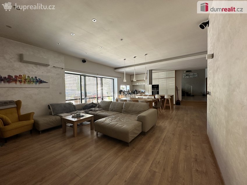 Prodej  rodinného domu 229 m^2 Dobrovského, Děčín 