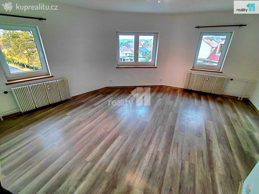 Pronájem bytu 2+1 54 m^2 Hlávkova, Aš 