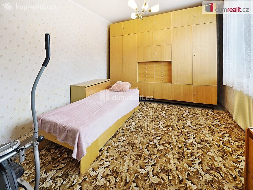 Prodej  rodinného domu 127 m^2 Bří Čapků, Neratovice 