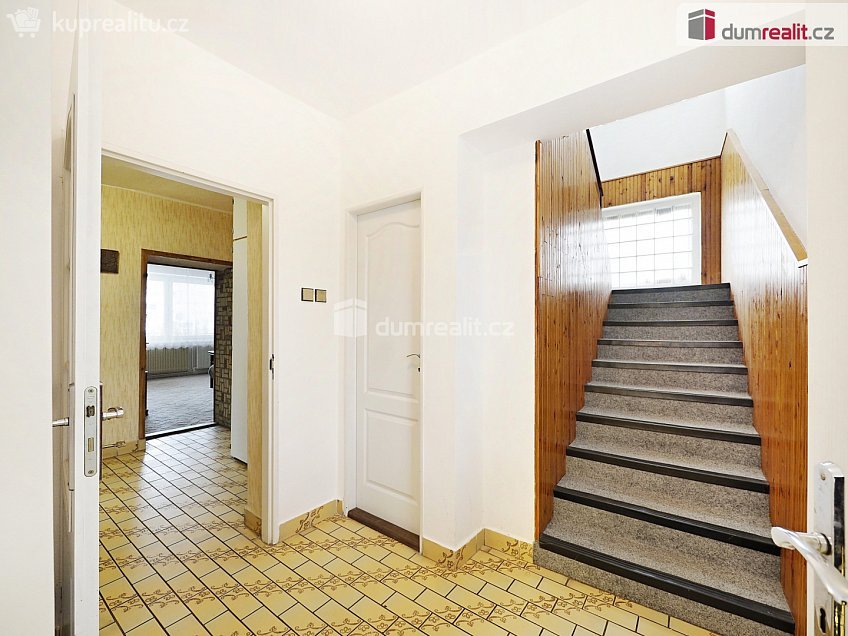 Prodej  rodinného domu 127 m^2 Bří Čapků, Neratovice 