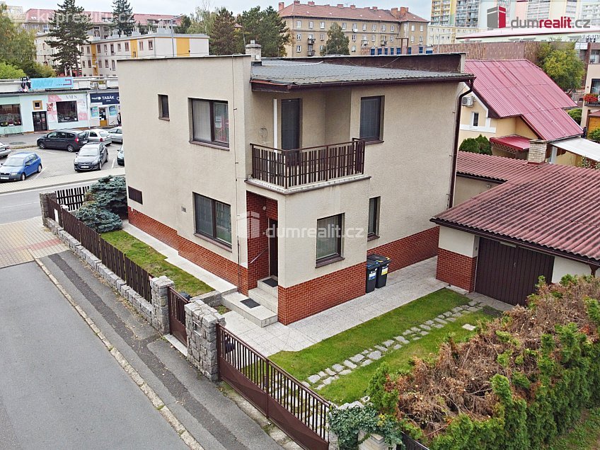 Prodej  rodinného domu 127 m^2 Bří Čapků, Neratovice 