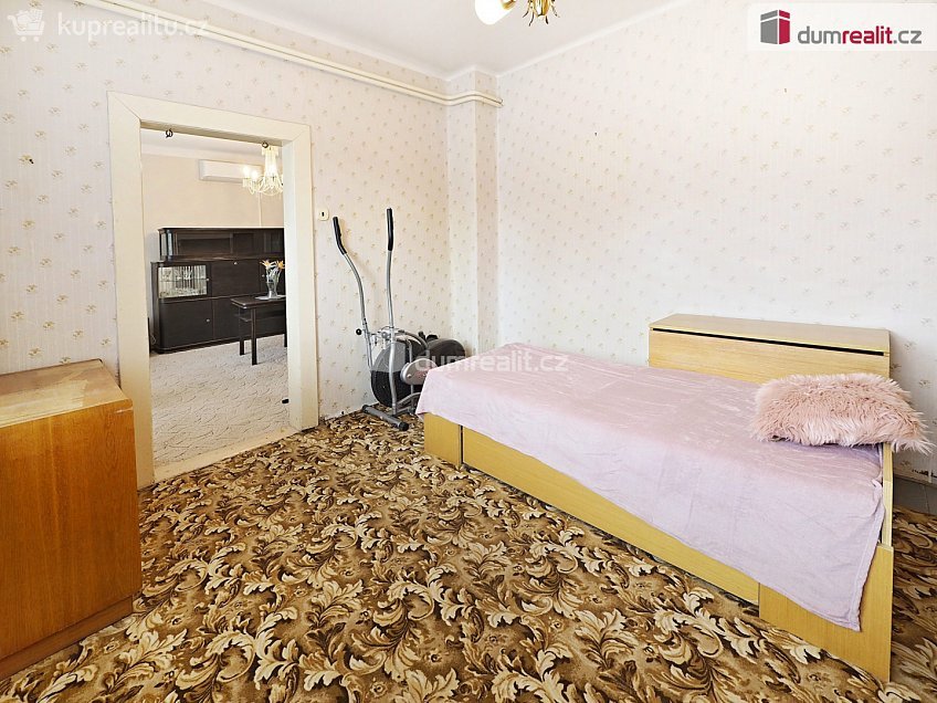 Prodej  rodinného domu 127 m^2 Bří Čapků, Neratovice 