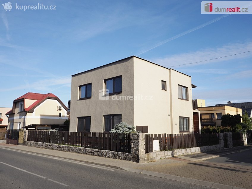 Prodej  rodinného domu 127 m^2 Bří Čapků, Neratovice 