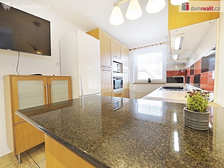 Prodej  rodinného domu 127 m^2 Bří Čapků, Neratovice 