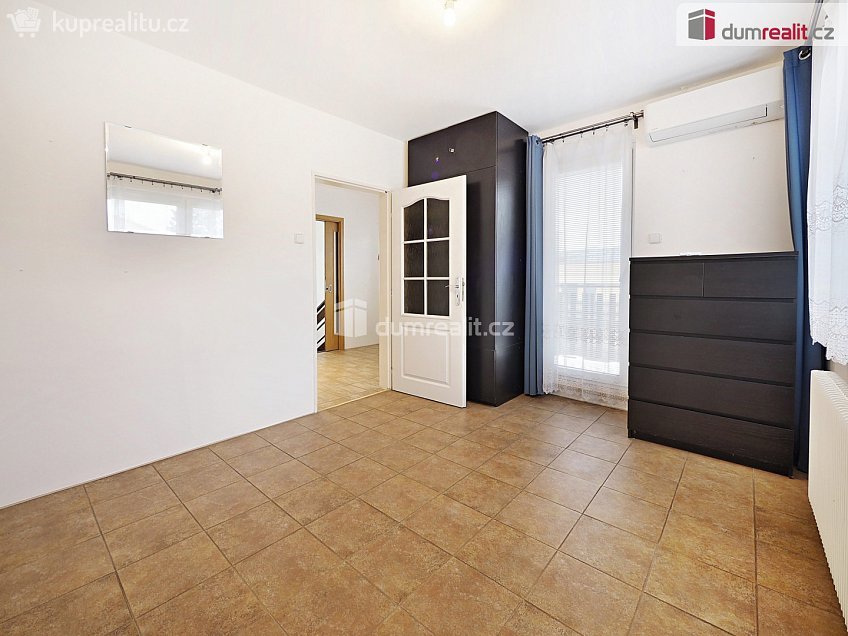 Prodej  rodinného domu 127 m^2 Bří Čapků, Neratovice 