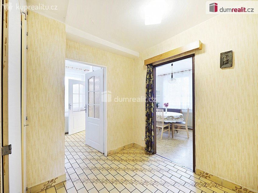 Prodej  rodinného domu 127 m^2 Bří Čapků, Neratovice 