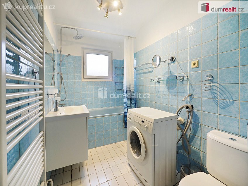 Prodej  rodinného domu 127 m^2 Bří Čapků, Neratovice 