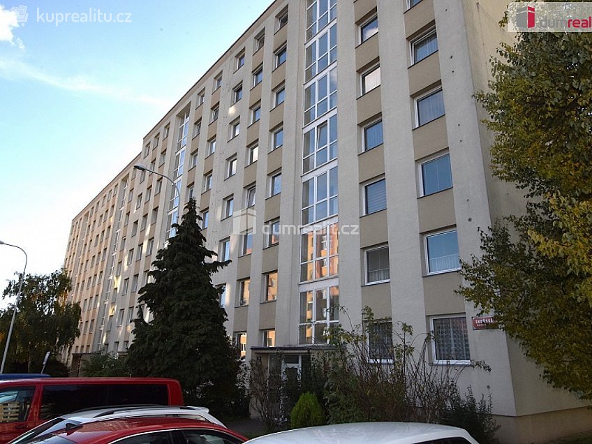 Pronájem bytu 1+1 38 m^2 Okořská, Praha 8 