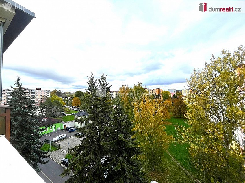 Prodej bytu 3+1 67 m^2 náměstí 9. května, Chodov 