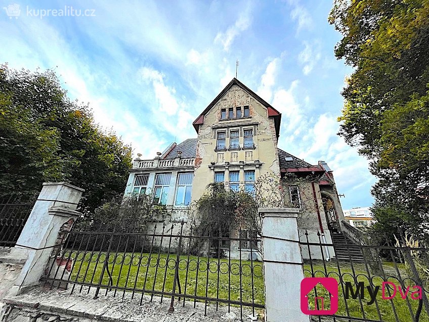 Prodej  rodinného domu 236 m^2 Školní 589, Humpolec 