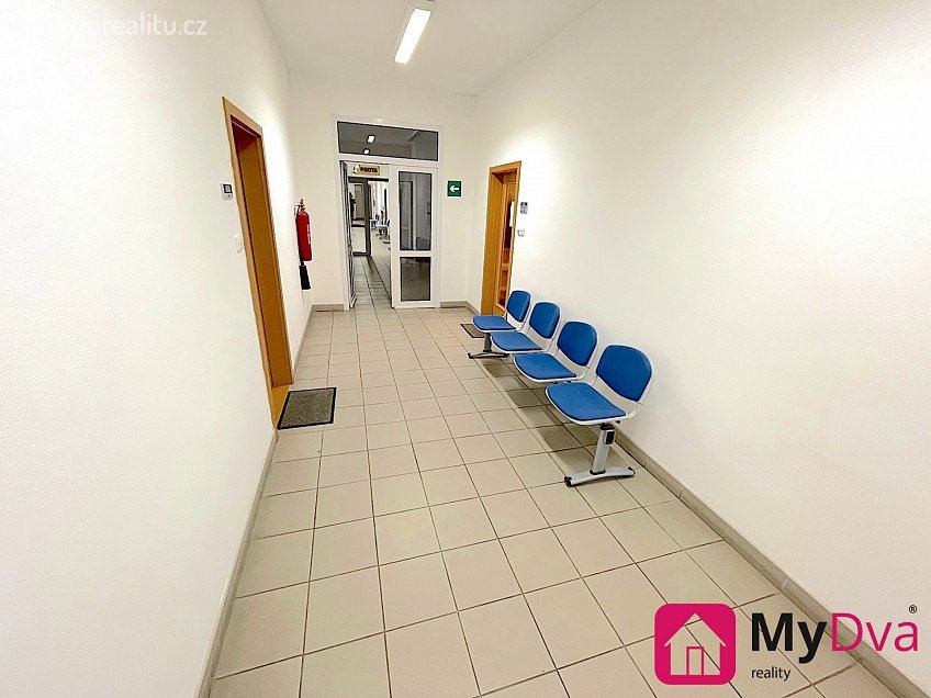 Pronájem  kanceláře 18 m^2 Hakenova, Znojmo 