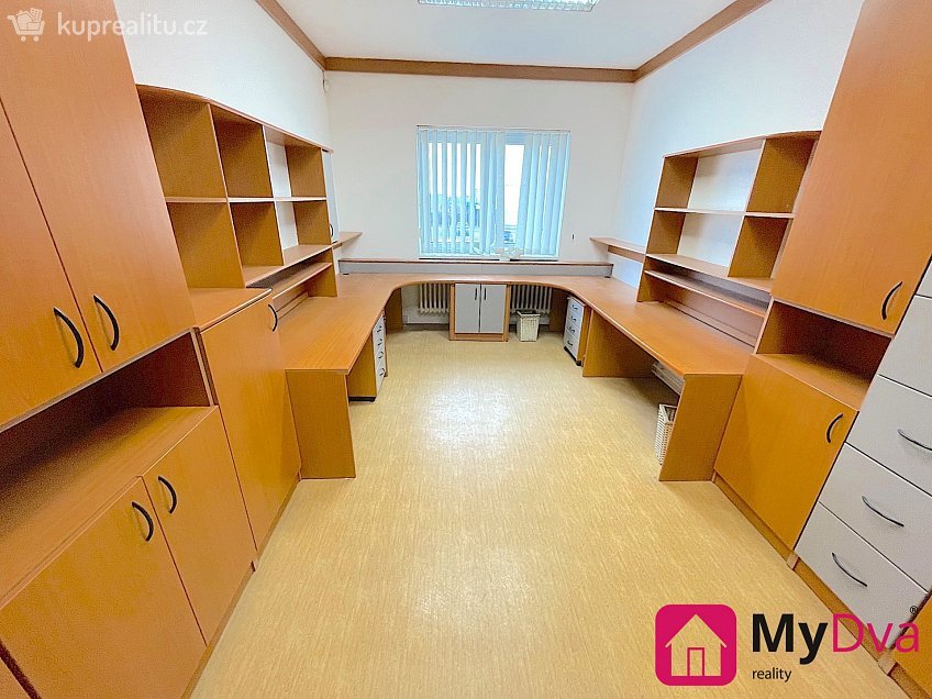 Pronájem  kanceláře 18 m^2 Hakenova, Znojmo 