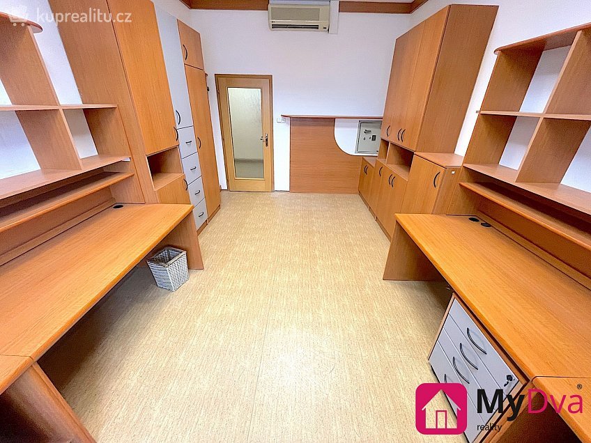 Pronájem  kanceláře 18 m^2 Hakenova, Znojmo 