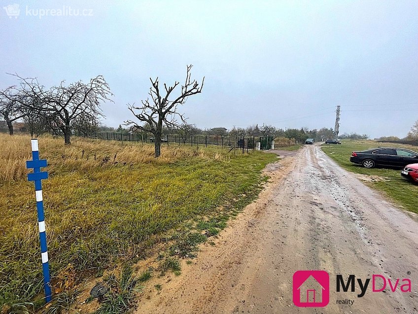 Prodej  stavebního pozemku 1790 m^2 Znojmo, Znojmo 