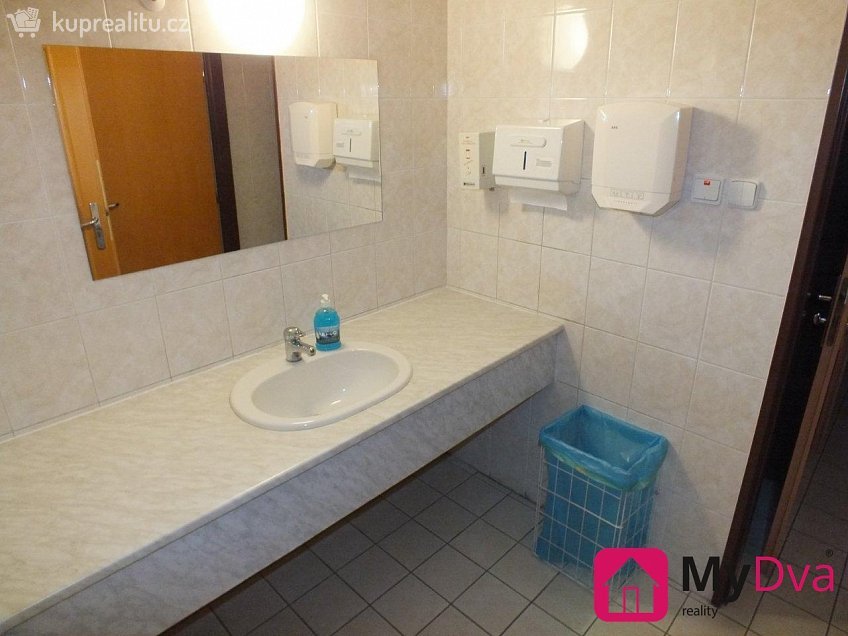 Pronájem  kanceláře 18 m^2 Hakenova, Znojmo 