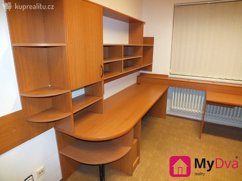 Pronájem  kanceláře 18 m^2 Hakenova, Znojmo 