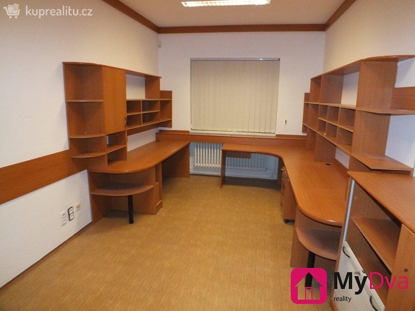 Pronájem  kanceláře 18 m^2 Hakenova, Znojmo 