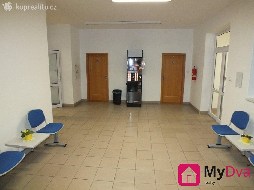 Pronájem  kanceláře 18 m^2 Hakenova, Znojmo 