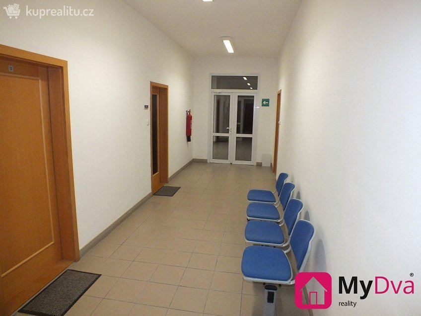 Pronájem  kanceláře 18 m^2 Hakenova, Znojmo 