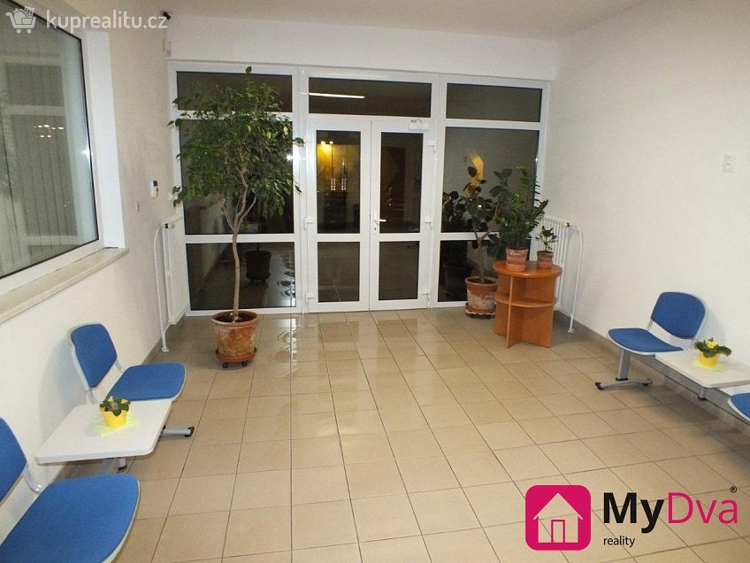 Pronájem  kanceláře 18 m^2 Hakenova, Znojmo 