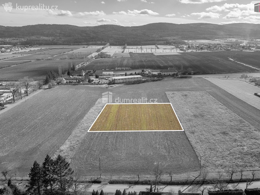 Prodej  stavebního pozemku 1137 m^2 Všeradice, Všeradice 