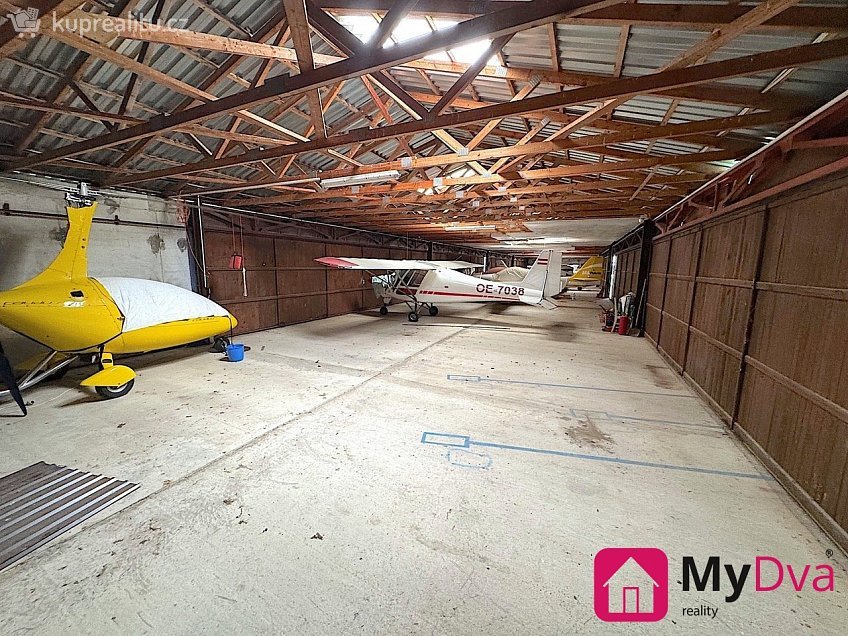 Pronájem  garáže 40 m^2 K Letišti, Znojmo 