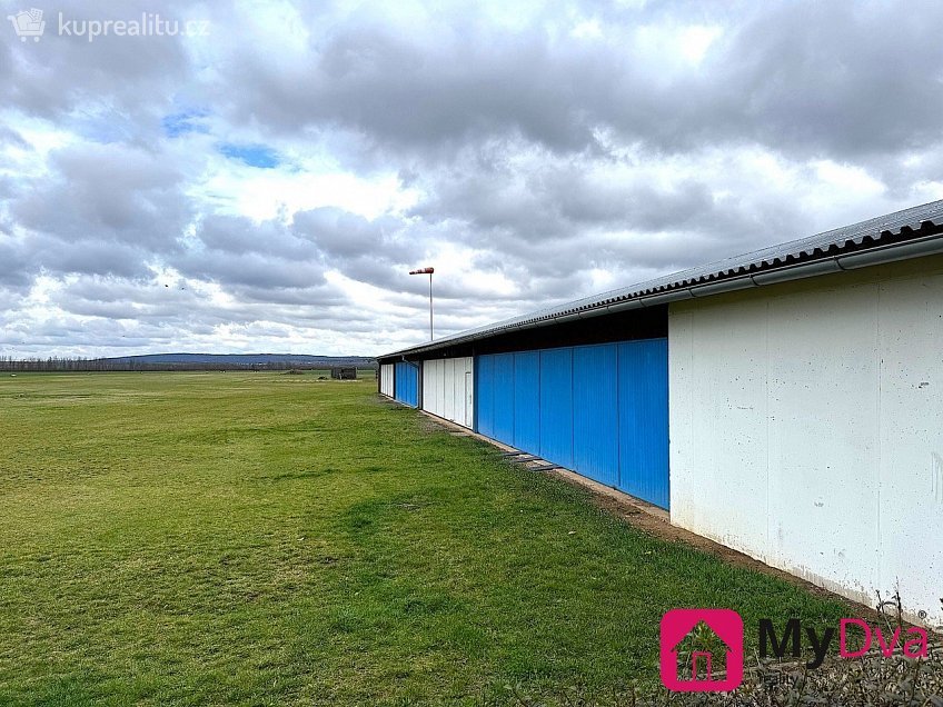 Pronájem  garáže 40 m^2 K Letišti, Znojmo 