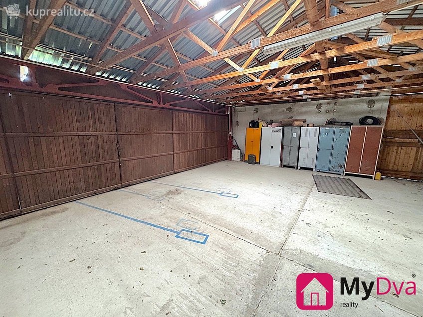 Pronájem  garáže 40 m^2 K Letišti, Znojmo 