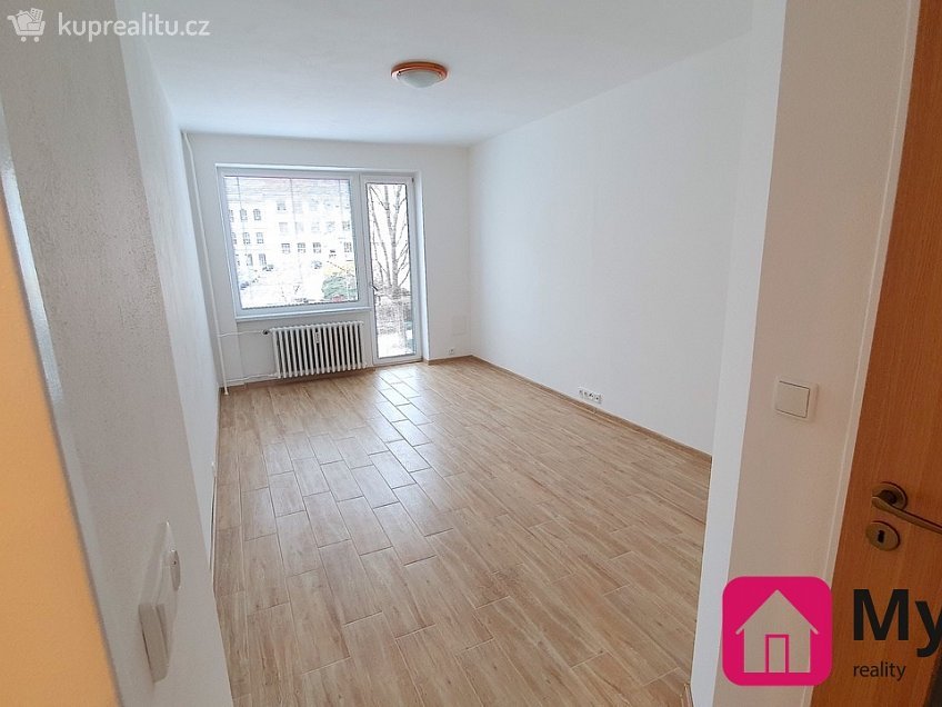 Pronájem bytu 2+1 56 m^2 Smetanova, Znojmo 