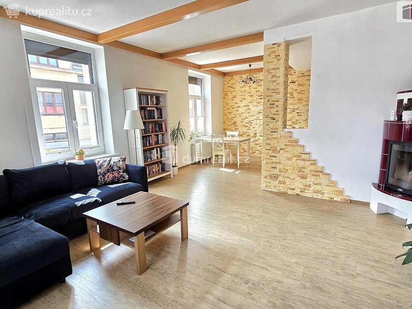 Prodej  rodinného domu 200 m^2 Dobrovského, Písek 