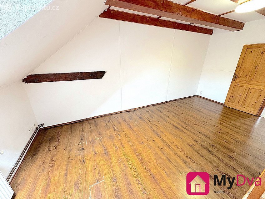 Pronájem bytu 3+1 92 m^2 Mariánské náměstí, Znojmo 