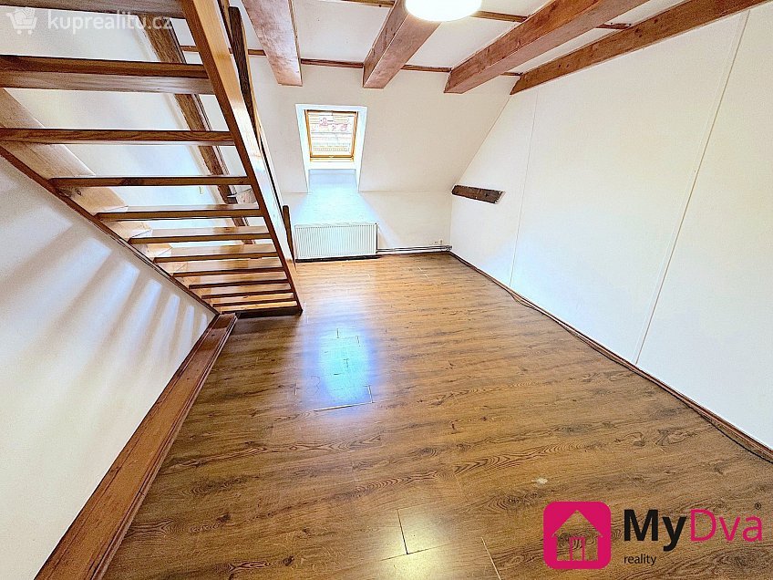 Pronájem bytu 3+1 92 m^2 Mariánské náměstí, Znojmo 