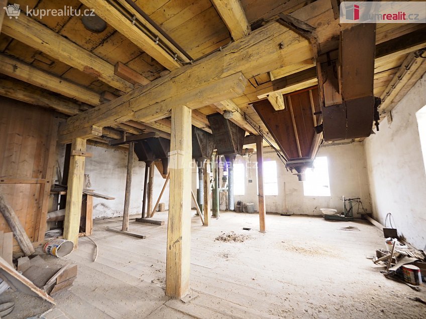 Prodej  výrobních prostor 4412 m^2 Boleslavská, Mšeno 