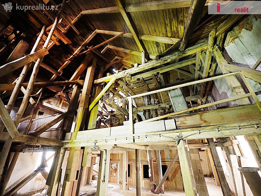 Prodej  výrobních prostor 4412 m^2 Boleslavská, Mšeno 