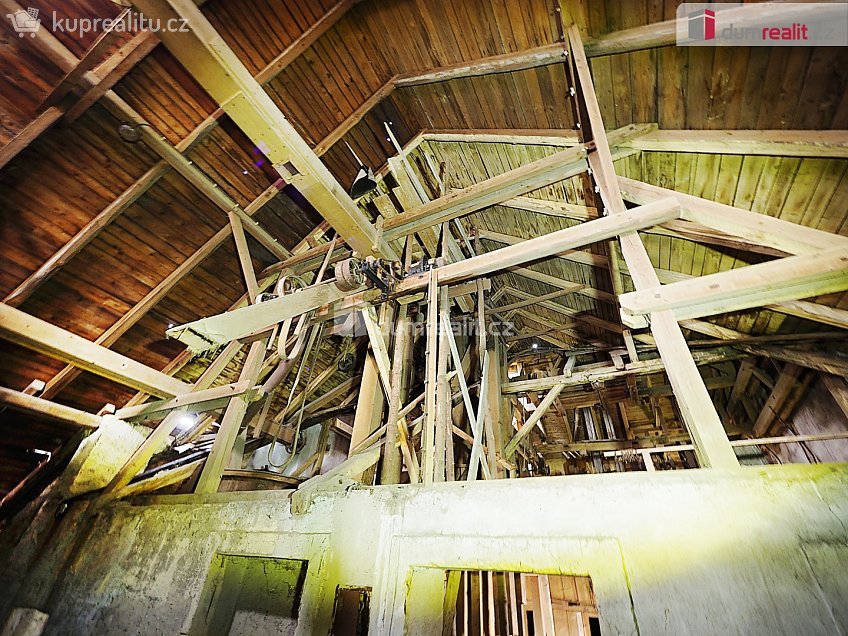 Prodej  výrobních prostor 4412 m^2 Boleslavská, Mšeno 